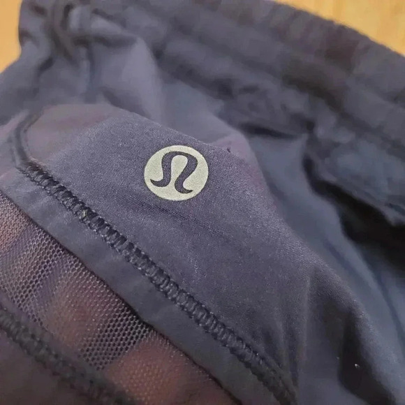 Lululemon Womens Lined Running Shorts With Mesh Details Navy Blue Size 4 - Picture 4 of 4